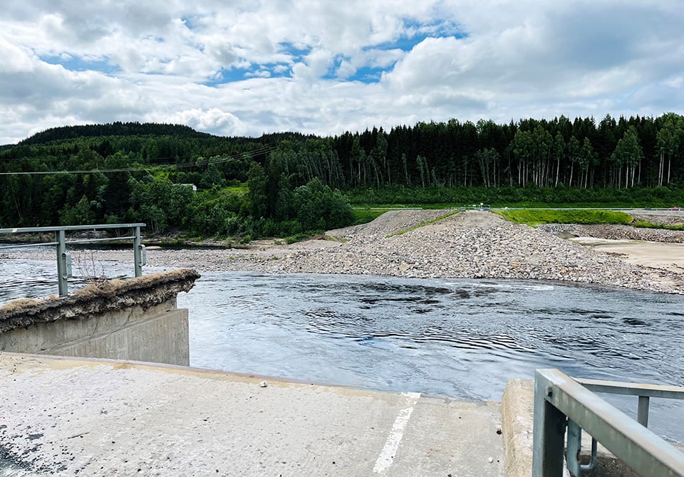 Dammhaveri i Braskereidfoss, delar av fyllningsdammen bortspolad.